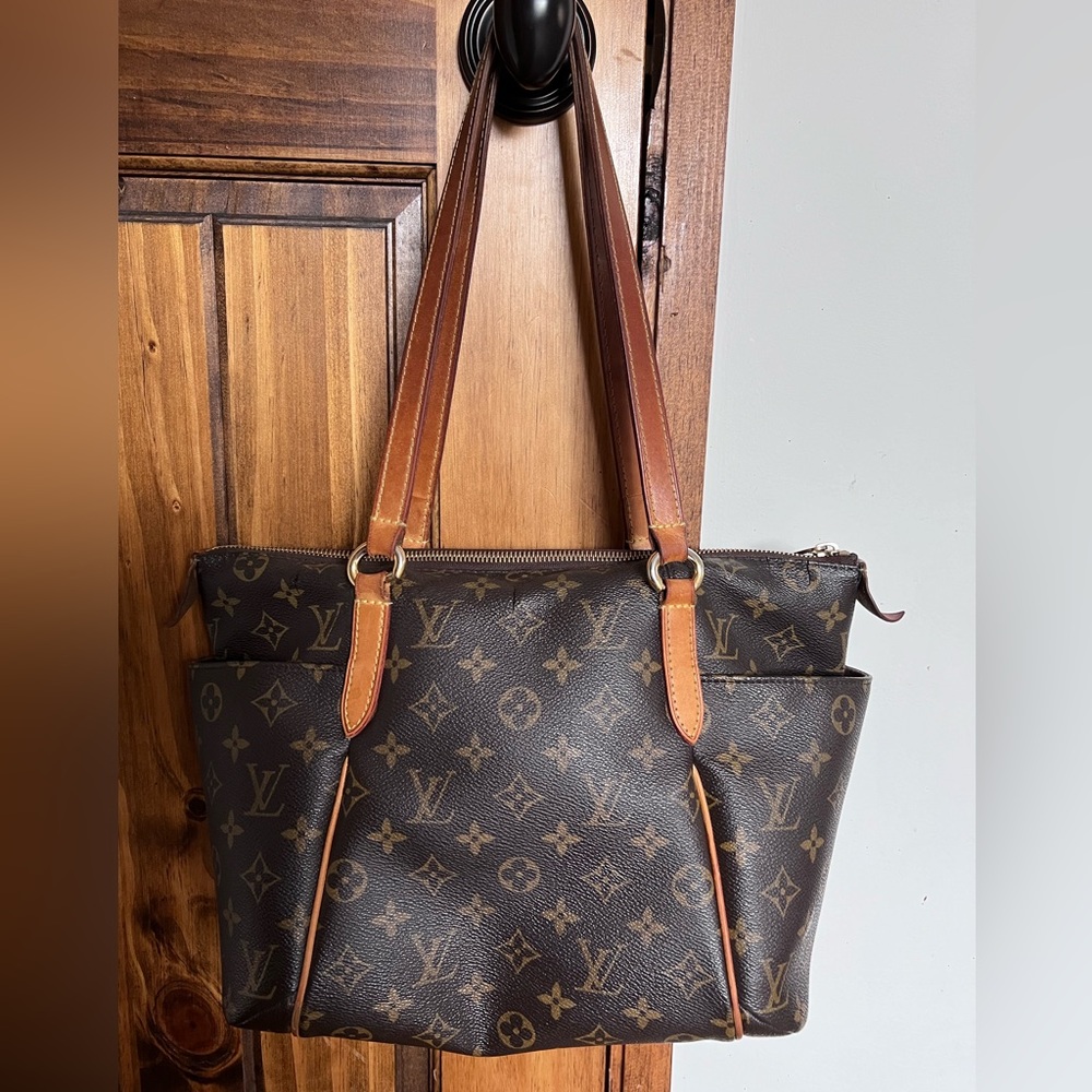 LV Totally PM NM Monogram Bag ( retired style)